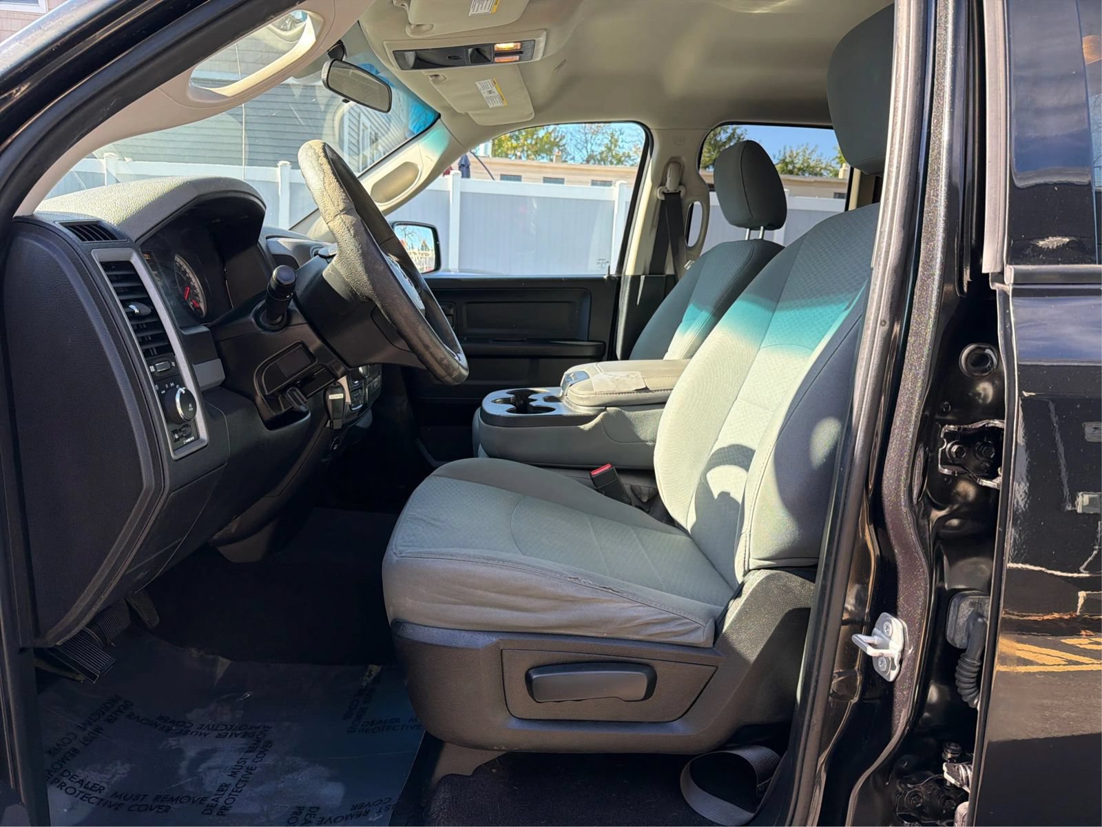 Used 2017 RAM 1500 Express w/ Express Value Package AWD/4WD image 9