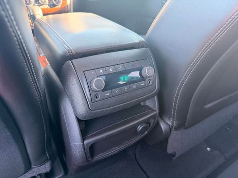 Used 2013 Chevrolet Traverse LT FWD image 27