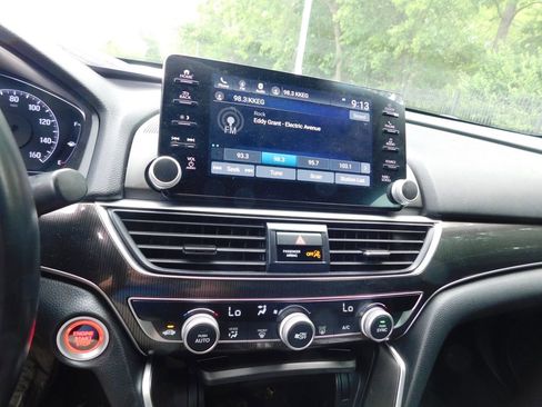 Used 2022 Honda Accord Sport image 9