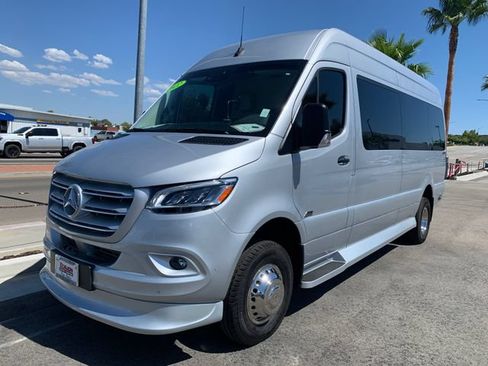 Used 2022 Mercedes-Benz Sprinter 3500 image 2