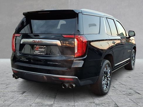 Used 2021 GMC Yukon Denali w/ Denali Premium Package image 12