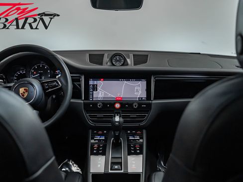 Used 2022 Porsche Macan S image 48