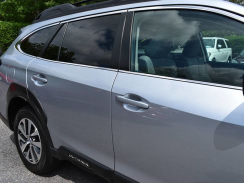 Used 2023 Subaru Outback Premium AWD/4WD image 36