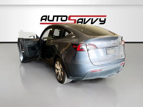 Used 2023 Tesla Model Y Long Range AWD/4WD image 5