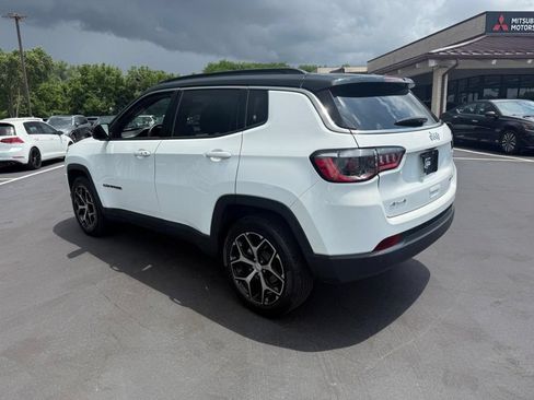 Used 2024 Jeep Compass Limited AWD/4WD image 4