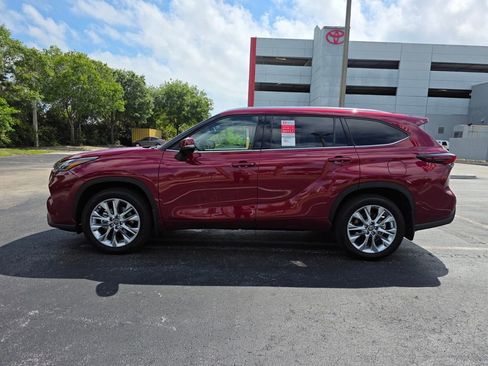 New 2026 Toyota Highlander Limited AWD/4WD image 8