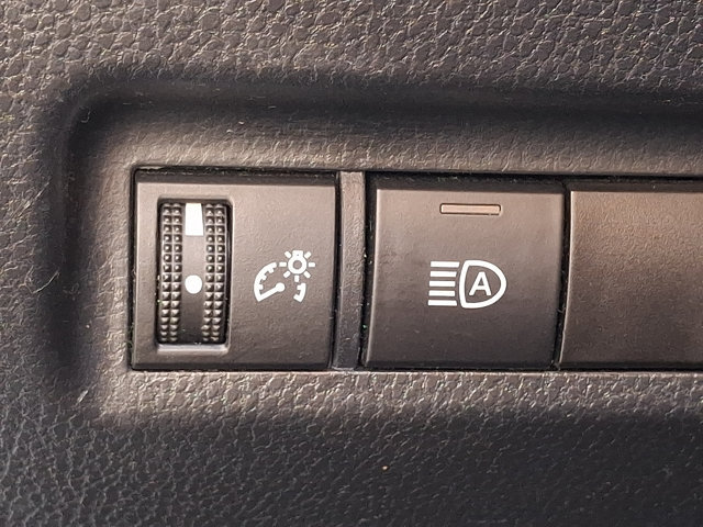 Used 2023 Toyota RAV4 LE FWD image 24