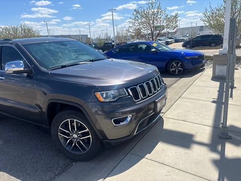Used 2017 Jeep Grand Cherokee Limited AWD/4WD image 7