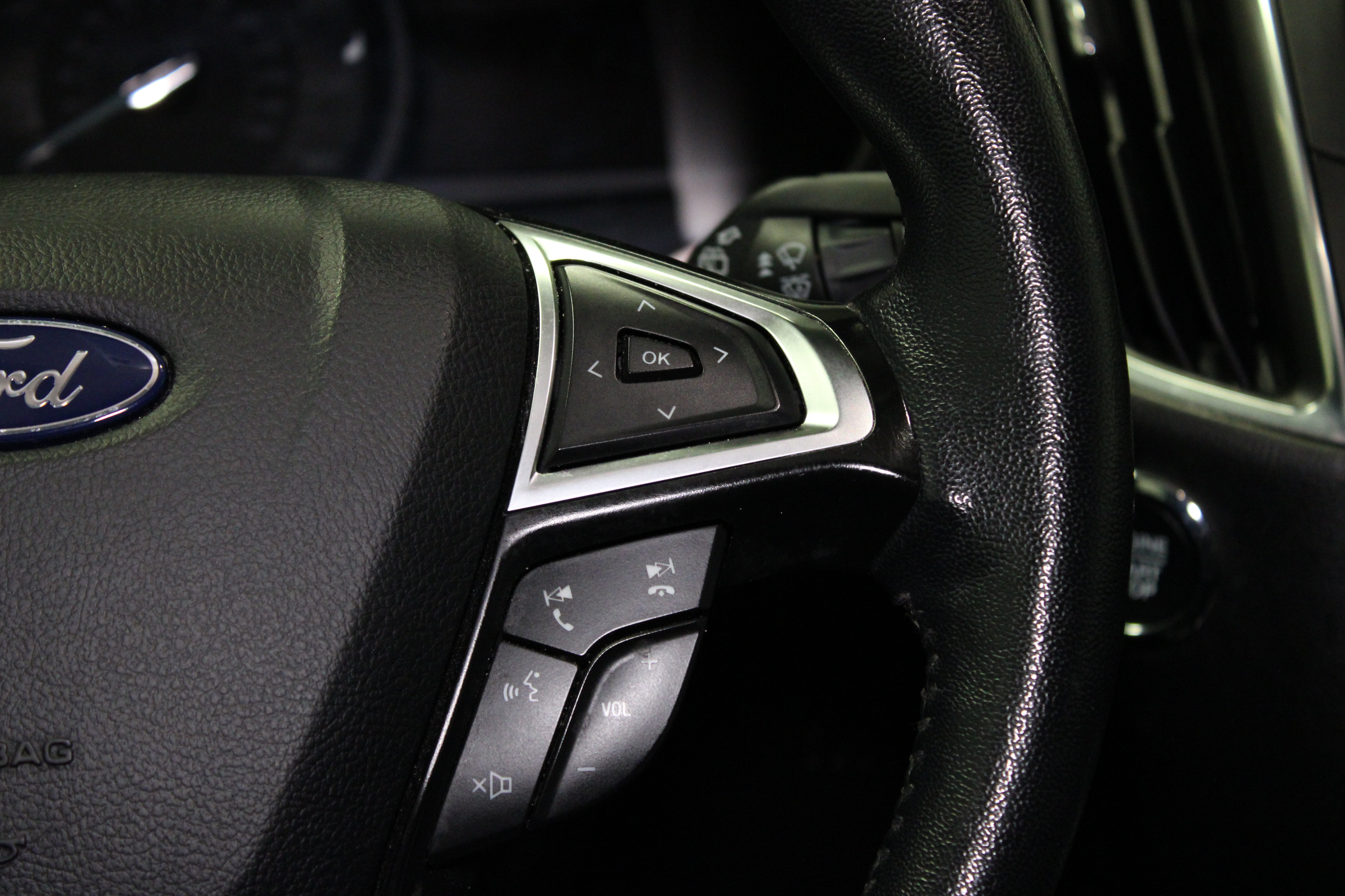 Used 2024 Ford Edge Titanium AWD/4WD image 23