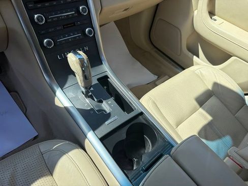 Used 2009 Lincoln MKS AWD image 23
