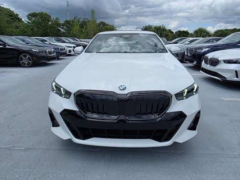 New 2027 BMW 530i RWD image 2