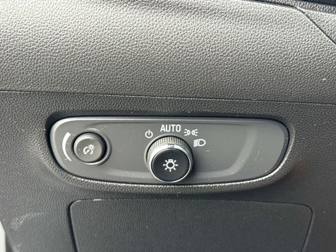 Used 2025 Buick Encore GX Preferred image 19