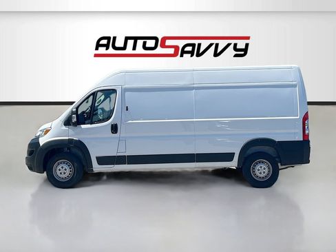 Used 2024 RAM ProMaster 2500 w/ Convenience Group FWD image 4