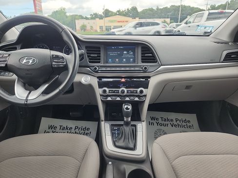 Used 2019 Hyundai Elantra Value Edition FWD image 9