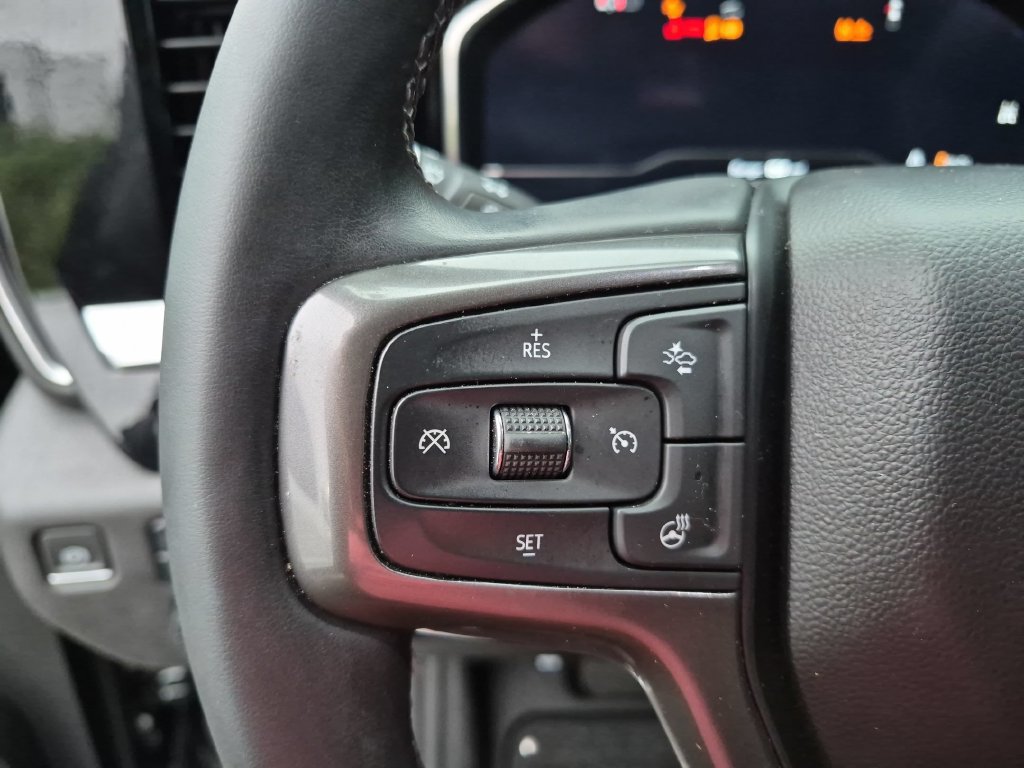 Used 2024 Chevrolet Silverado 2500 High Country w/ High Country Premium Package AWD/4WD image 15