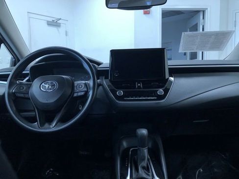 Used 2025 Toyota Corolla LE image 17