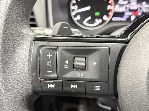 Used 2021 Nissan Rogue SV image 18