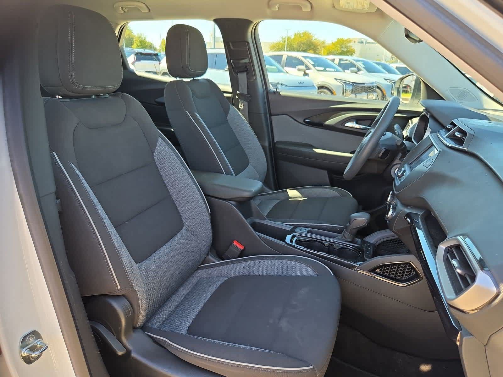 Used 2023 Chevrolet TrailBlazer LS FWD image 19