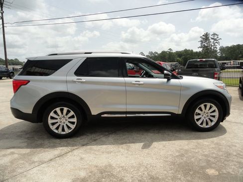 Used 2021 Ford Explorer Limited w/ Equipment Group 301A RWD image 5