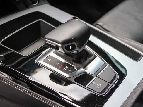 Used 2023 Audi Q5 2.0T Premium Plus w/ Premium Plus Package AWD/4WD image 19
