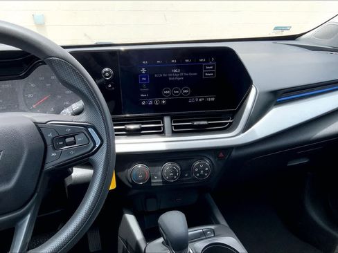Used 2024 Chevrolet Trax LS w/ LS Convenience Package FWD image 15