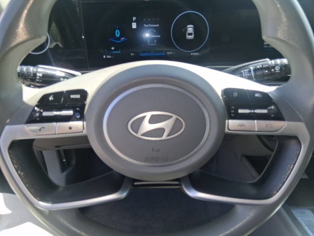Used 2024 Hyundai Elantra SEL FWD image 13