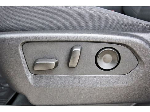 Used 2025 Chevrolet Silverado 2500 Custom w/ Custom Value Package image 26