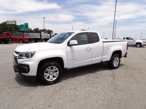 Used 2022 Chevrolet Colorado LT w/ Fleet Safety Package RWD image 3