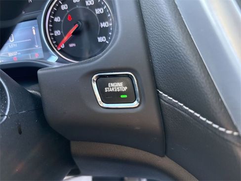 Used 2023 GMC Acadia SLE w/ Driver Convenience Package image 17