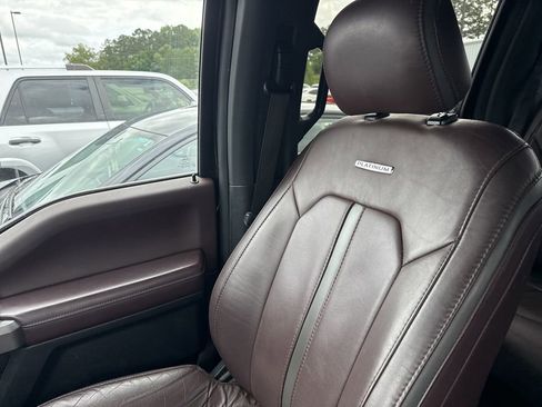 Used 2016 Ford F150 Platinum w/ Equipment Group 701A Luxury AWD/4WD image 7