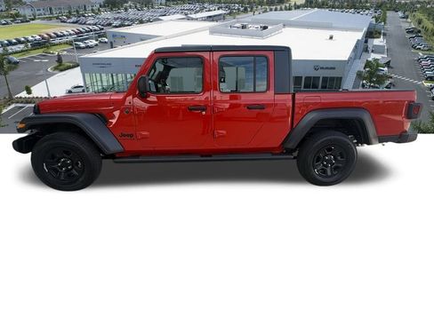 Certified 2025 Jeep Gladiator Sport image 9