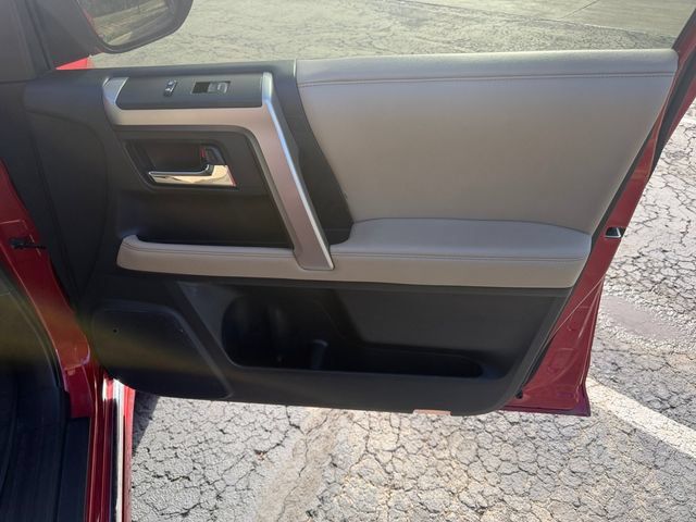 Used 2015 Toyota 4Runner Limited AWD/4WD image 23