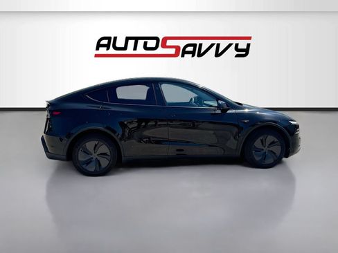 Used 2026 Tesla Model Y 2WD image 8