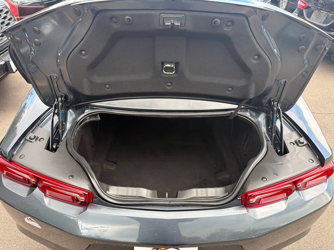 Used 2020 Chevrolet Camaro LT RWD image 12