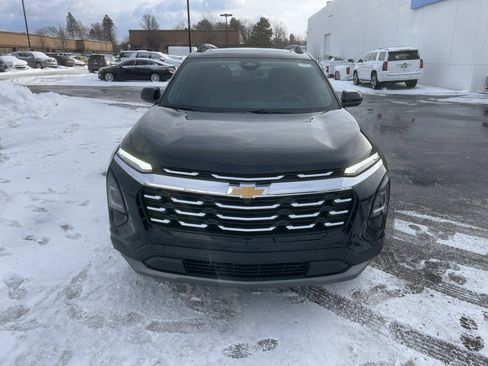 New 2026 Chevrolet Equinox LT image 2