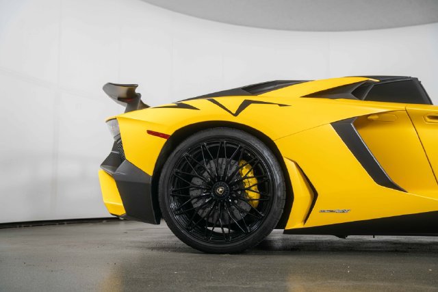 Used 2016 Lamborghini Aventador LP 750-4 Superveloce AWD/4WD image 9