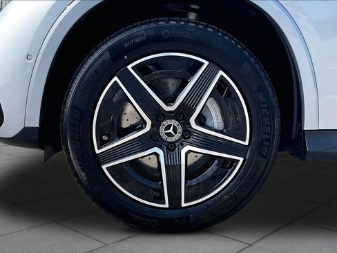 Used 2025 Mercedes-Benz GLC 300 image 11