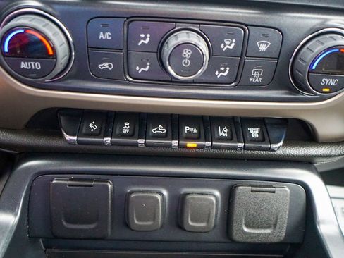 Used 2018 GMC Sierra 3500 Denali w/ Duramax Plus Package image 29