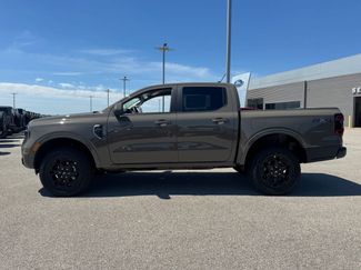 New 2026 Ford Ranger Lariat w/ Black Appearance Package AWD/4WD video 3