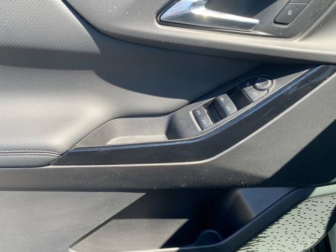 Used 2025 Chevrolet Equinox LT image 36