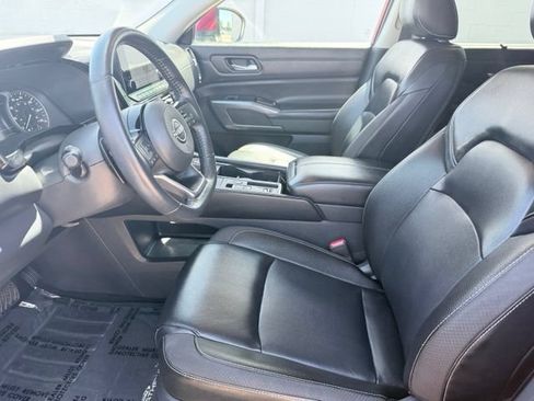 Used 2023 Nissan Pathfinder SL FWD image 15