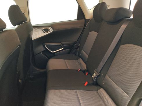 Used 2022 Kia Soul LX FWD image 18