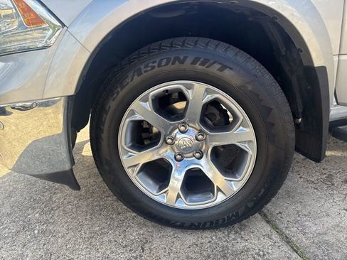 Used 2017 RAM 1500 Laramie w/ Convenience Group image 30