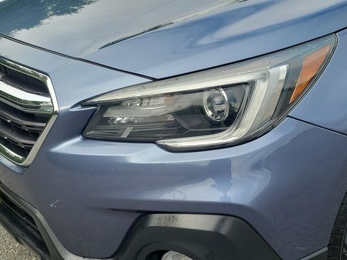 Used 2018 Subaru Outback 2.5i Limited AWD/4WD image 9