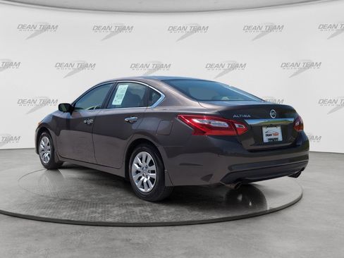 Used 2016 Nissan Altima 2.5 S w/ Power Driver Seat Package FWD image 5