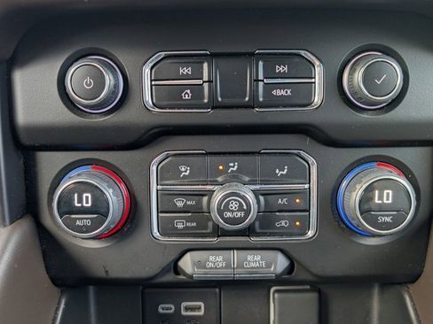 Used 2023 Chevrolet Tahoe LS image 25