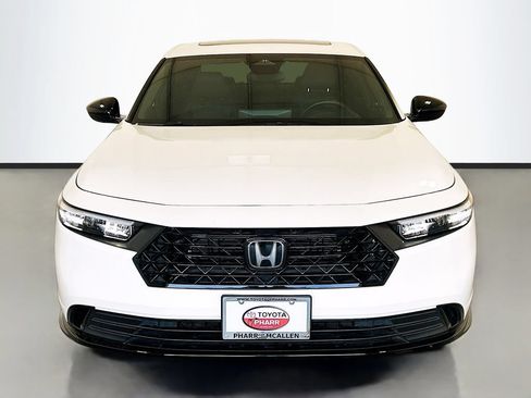 Used 2025 Honda Accord Sport image 2
