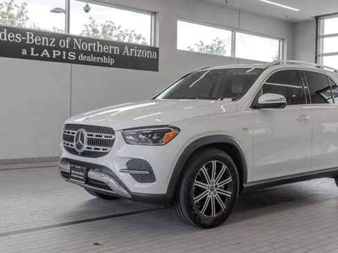 Used 2025 Mercedes-Benz GLE 450e 4MATIC w/ Driver Assistance Package image 2