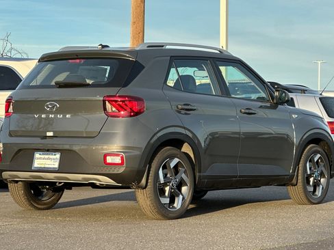 New 2026 Hyundai Venue SEL FWD image 4