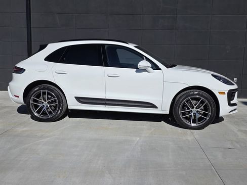 New 2026 Porsche Macan image 8